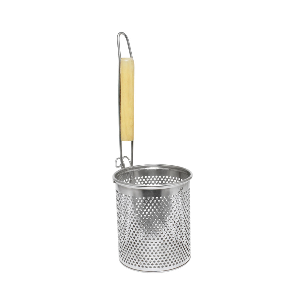 SLNS553 : 5" x 5-1/2" Round Flat Bottom Noodle Skimmer, Stainless Steel Mesh with 8-1/4" Length of Wooden Handle